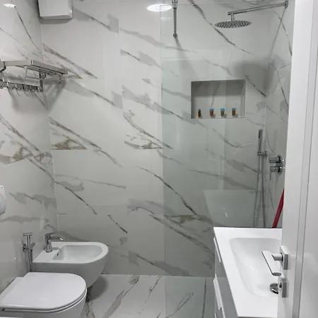 Aura Seaview Beachfront Apartament Durrës