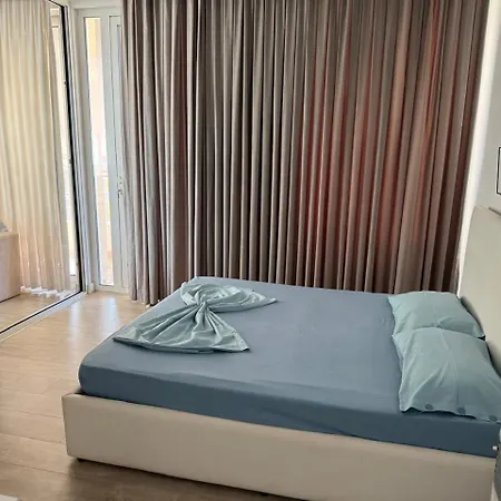 Aura Seaview Beachfront Apartament