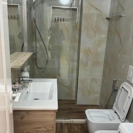 Aura Seaview Beachfront Apartament